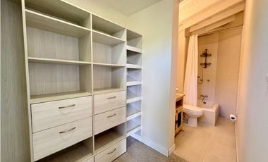 APARTAMENTO REMODELADO EN EL POBLADO