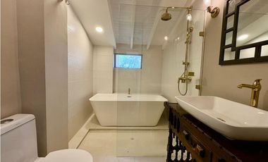 APARTAMENTO REMODELADO EN EL POBLADO