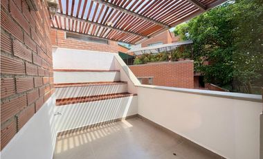 APARTAMENTO REMODELADO EN EL POBLADO