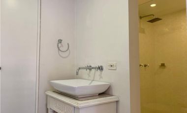 APARTAMENTO REMODELADO EN EL POBLADO