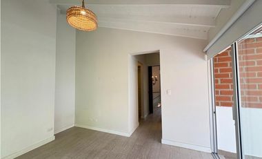 APARTAMENTO REMODELADO EN EL POBLADO