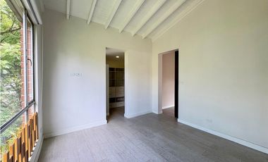 APARTAMENTO REMODELADO EN EL POBLADO