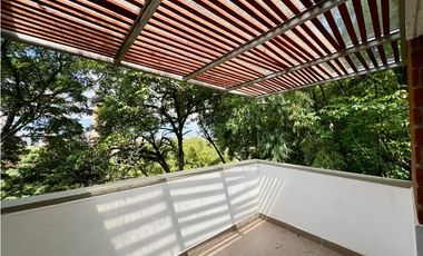 APARTAMENTO REMODELADO EN EL POBLADO