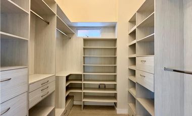 APARTAMENTO REMODELADO EN EL POBLADO