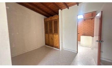 Vendo Casa en Portal de las Flores - Ditaires