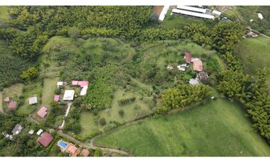 SE VENDEN LOTES EN ARABIA CON ESCRITURA DIFERENTES AREAS