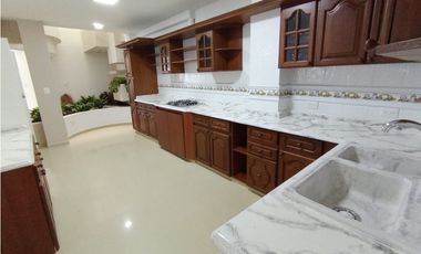 Venta Edificio Bifamiliar urbanización (ingenio III) Santiago de Cali