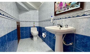 Casa de dos pisos en venta - Barrio Quintas de Las Américas Palmira