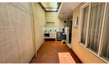 Casa de dos pisos en venta - Barrio Quintas de Las Américas Palmira