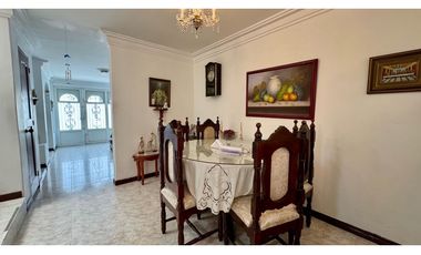Casa de dos pisos en venta - Barrio Quintas de Las Américas Palmira