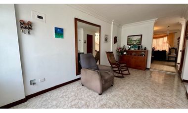 Casa de dos pisos en venta - Barrio Quintas de Las Américas Palmira