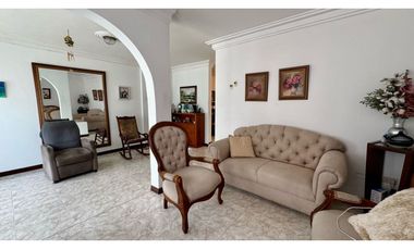 Casa de dos pisos en venta - Barrio Quintas de Las Américas Palmira