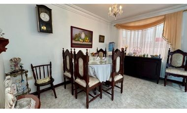 Casa de dos pisos en venta - Barrio Quintas de Las Américas Palmira