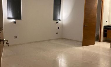 CASA EN VENTA PRIVADA BOSQUES DE ALTABRISA MERIDA 5 RECAMARAS ESTUDIO Y ALBERCA