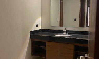 CASA EN VENTA PRIVADA BOSQUES DE ALTABRISA MERIDA 5 RECAMARAS ESTUDIO Y ALBERCA