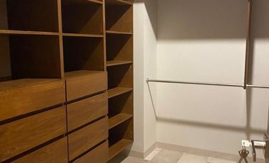 CASA EN VENTA PRIVADA BOSQUES DE ALTABRISA MERIDA 5 RECAMARAS ESTUDIO Y ALBERCA