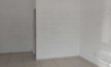 Se renta local comercial en Puerta Real en Pueblito Querétaro