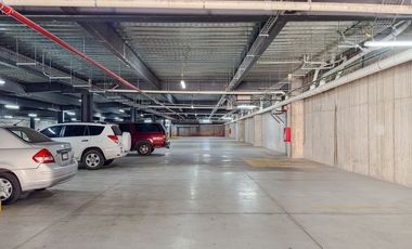 Oficina en Jurica con Area Comercial