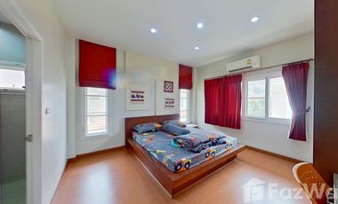 Get Rich Quick with a 300 sqm House in Richy Rich Land!