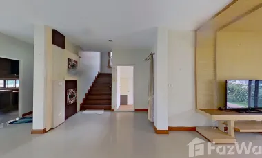 Get Rich Quick with a 300 sqm House in Richy Rich Land!