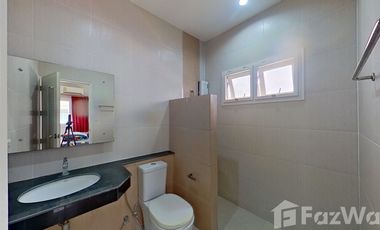 Get Rich Quick with a 300 sqm House in Richy Rich Land!