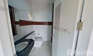 Get Rich Quick with a 300 sqm House in Richy Rich Land!