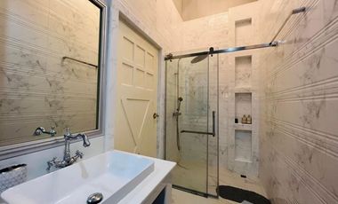 4 Bedroom House for sale at Koolpunt Ville 9