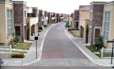 RENTA DE CASA EN RESIDENCIAL PORTOFINO EN METEPEC