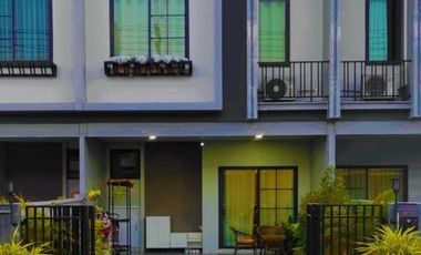 2 Bedroom Townhouse for sale at Britania Wongwaen Hathairat