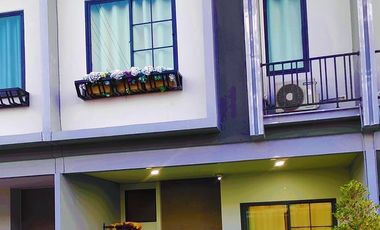 2 Bedroom Townhouse for sale at Britania Wongwaen Hathairat