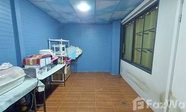 2 Bedroom Townhouse for sale at Britania Wongwaen Hathairat