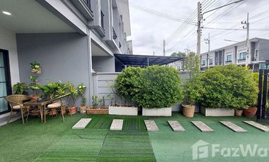 2 Bedroom Townhouse for sale at Britania Wongwaen Hathairat
