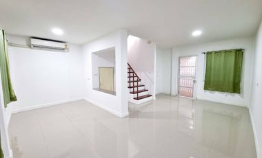 2 Bedroom Townhouse for sale at Novo Ville Wongwaen-Lumlukka Klong 5