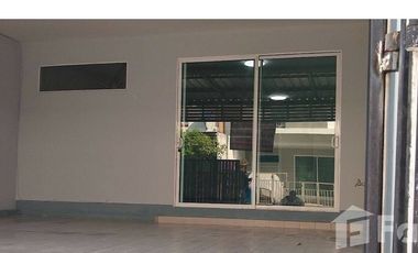 3 Bedroom Townhouse for sale at The Trust Town Wongwaen - Lamlukka