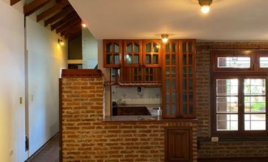 Casa en alquiler en Haedo Norte