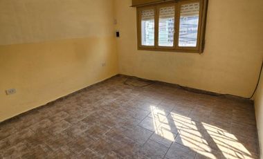 Departamento Tipo Casa en alquiler en Lanus Oeste