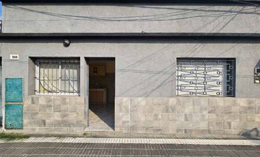 Departamento Tipo Casa en alquiler en Lanus Oeste