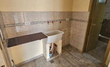 Departamento Tipo Casa en alquiler en Lanus Oeste