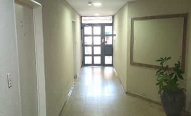 Alquiler Departamento 1 dormitorio balcón en Alberdi $400.000 finales.