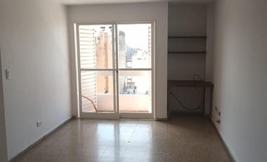 Alquiler Departamento 1 dormitorio balcón en Alberdi $400.000 finales.