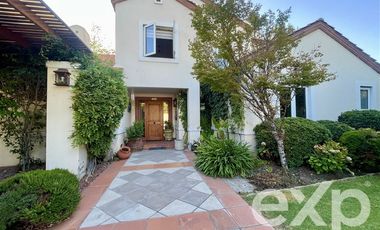 Casa en Venta en Condominio Las Bandadas