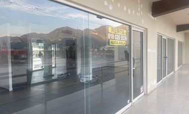 Excelente local en plaza comercial Carretera Nacional