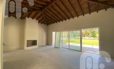 CASA VENTA 4 DORMITORIOS EN MIRALAGOS