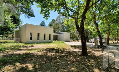CASA VENTA 4 DORMITORIOS EN MIRALAGOS