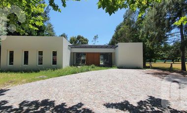 CASA VENTA 4 DORMITORIOS EN MIRALAGOS