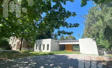 CASA VENTA 4 DORMITORIOS EN MIRALAGOS