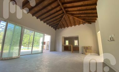 CASA VENTA 4 DORMITORIOS EN MIRALAGOS