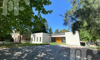 CASA VENTA 4 DORMITORIOS EN MIRALAGOS