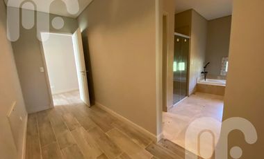 CASA VENTA 4 DORMITORIOS EN MIRALAGOS