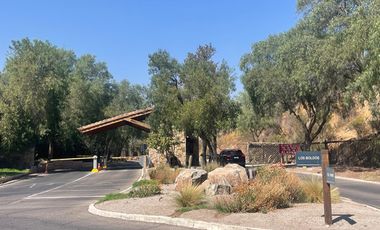 SITIOS EN LAS BRISAS DE CHICUREO CON ORILLA DE CANCHA Y SIN